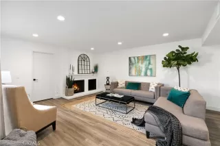 Photo #3: OC23008568 Listing 