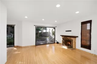 Photo #2: OC23008634 Listing 