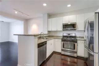 Photo #6: OC23008684 Listing 