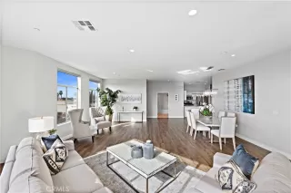 Photo #1: OC23008984 Listing 