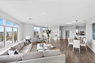 Photo #2: OC23008984 Listing 