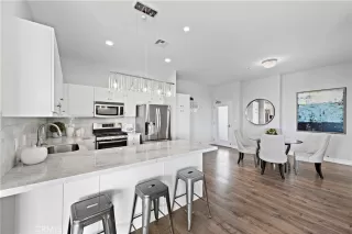 Photo #5: OC23008984 Listing 