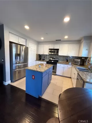 Photo #1: OC23009849 Listing