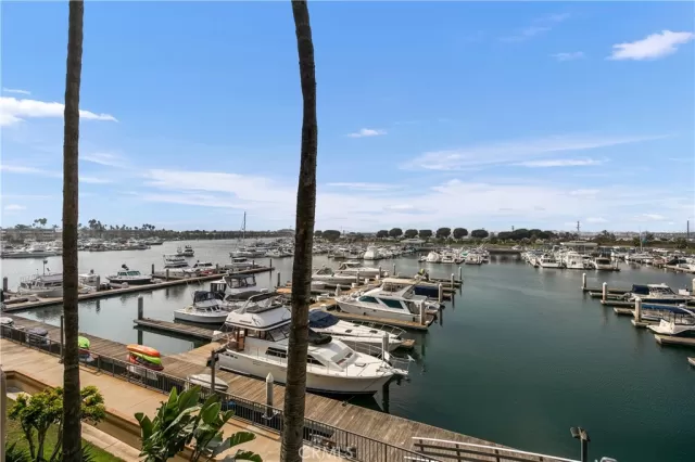 MLS: OC23010015 Condo For Sale