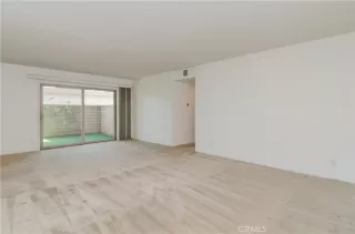 Photo #2: OC23010077 Listing