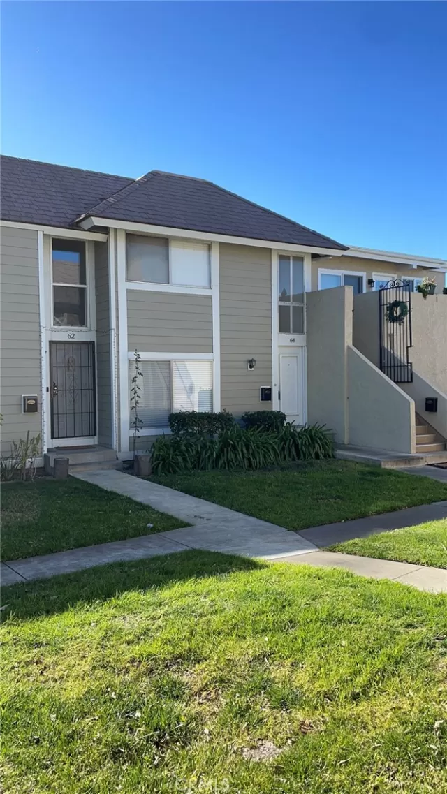 MLS: OC23010332 Condo For Sale