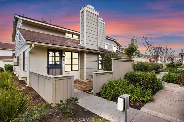 MLS: OC23010530 Condo For Sale