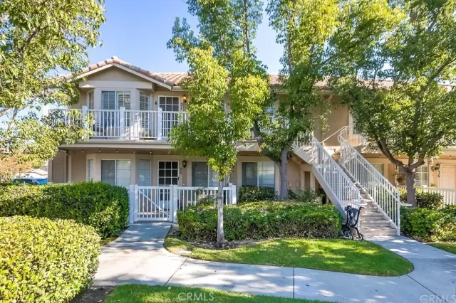 MLS: OC23011227 Condo For Sale