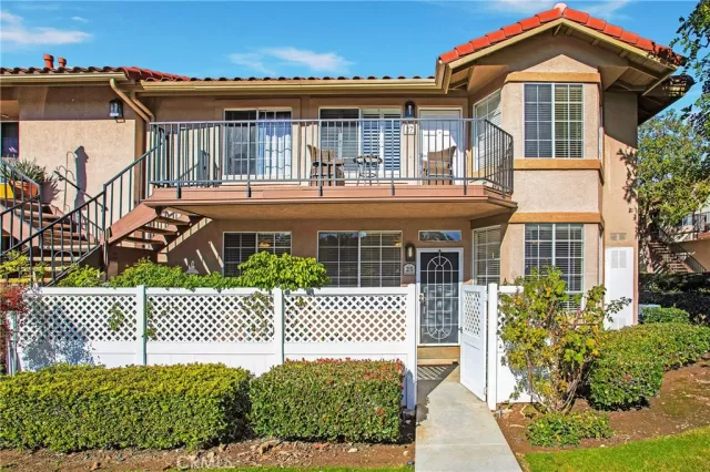 MLS: OC23011475 Condo For Sale
