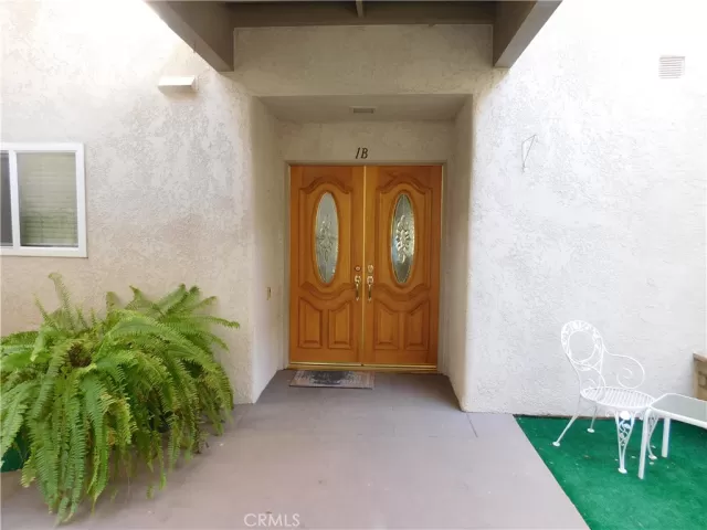 MLS: OC23011567 Condo For Sale