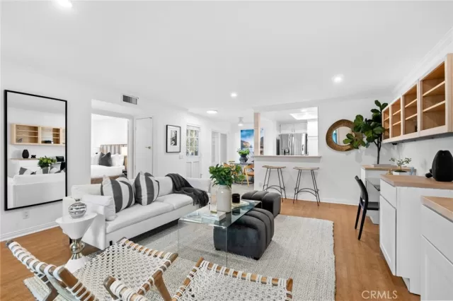 MLS: OC23012125 Condo For Sale