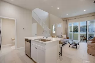 Photo #4: OC23012335 Listing 