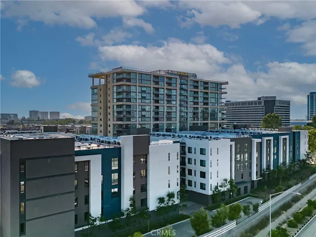 MLS: OC23012353 Condo For Sale