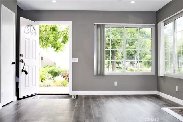 MLS: OC23012686 Condo For Sale