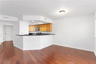 Photo #5: OC23012922 Listing 