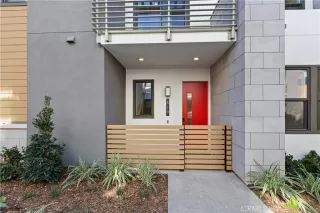 Photo #1: OC23013025 Listing 