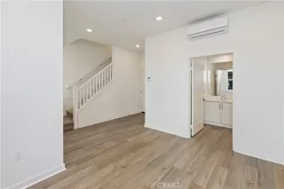 Photo #5: OC23013025 Listing 