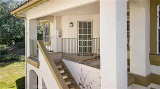 Photo #2: OC23013139 Listing