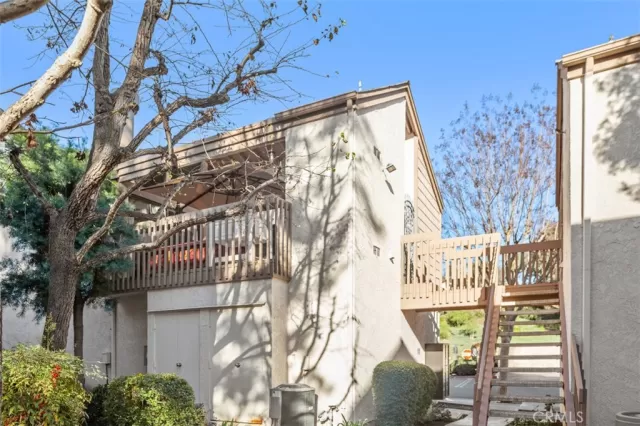 MLS: OC23013285 Condo For Sale