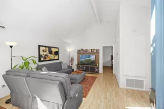 Photo #4: OC23013285 Listing 