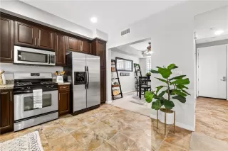 Photo #5: OC23013740 Listing 