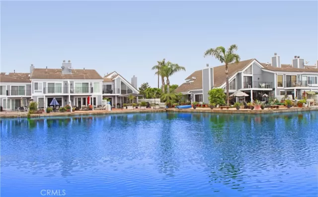 MLS: OC23013881 Condo For Sale