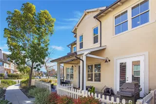 Photo #2: OC23013898 Listing