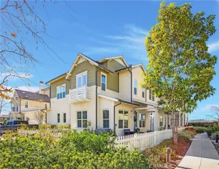 Photo #3: OC23013898 Listing