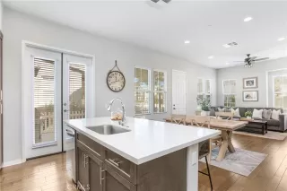 Photo #4: OC23013898 Listing