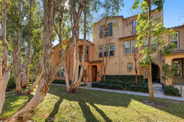 MLS: OC23014051 Condo For Sale