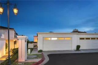 Photo #2: OC23014498 Listing