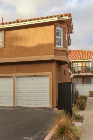 Photo #2: OC23014776 Listing 