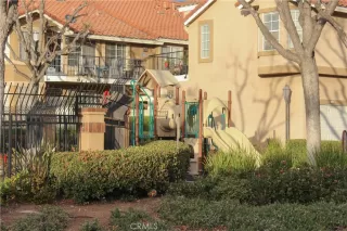 Photo #4: OC23014776 Listing 