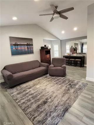 Photo #5: OC23014776 Listing 