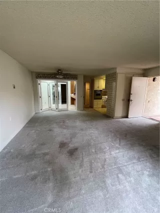 Photo #1: OC23014990 Listing