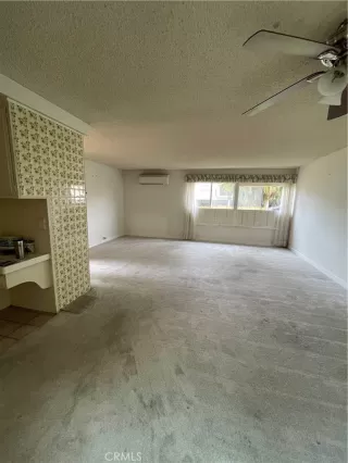 Photo #3: OC23014990 Listing