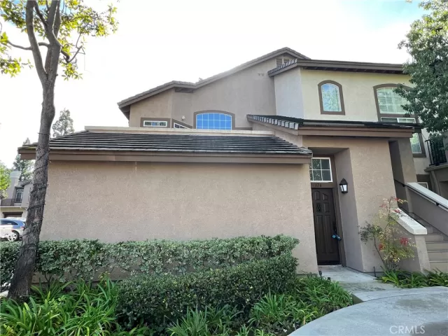 MLS: OC23014997 Condo For Sale