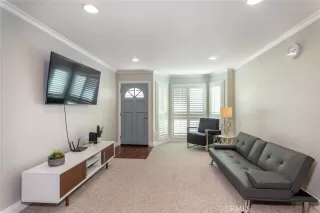 Photo #2: OC23015039 Listing