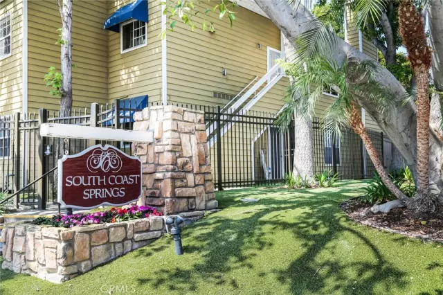 MLS: OC23015056 Condo For Sale