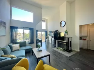 Photo #3: OC23015360 Listing