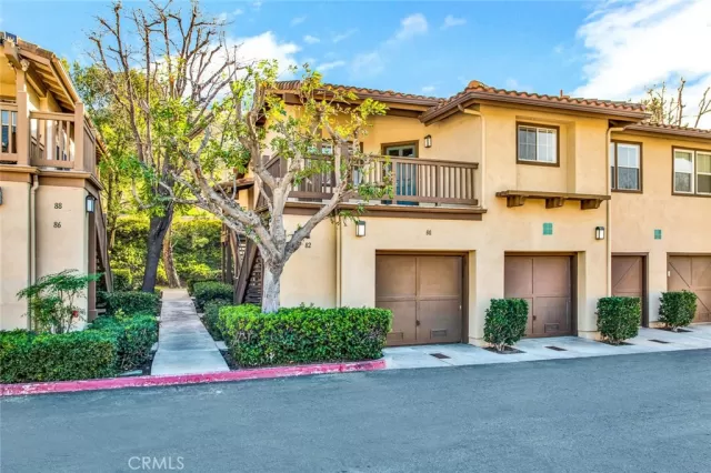 MLS: OC23015393 Condo For Sale