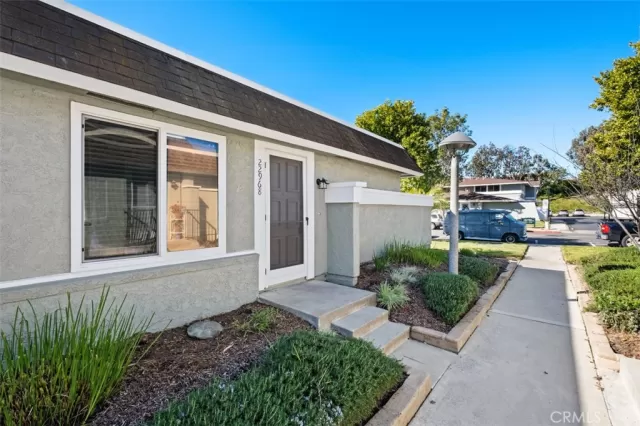 MLS: OC23015453 Condo For Sale