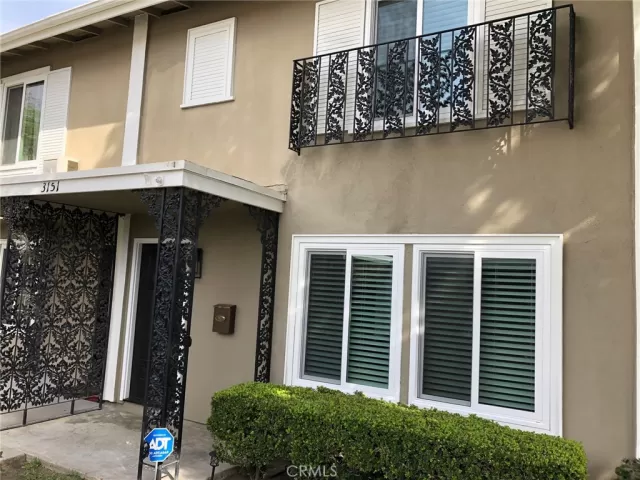 MLS: OC23015632 Condo For Sale