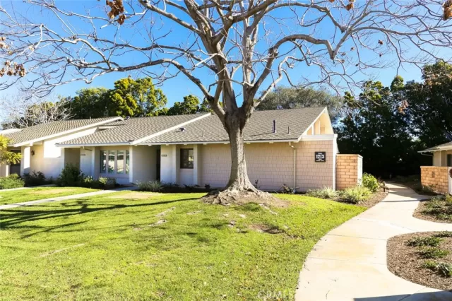 MLS: OC23016105 Condo For Sale