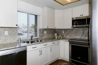 Photo #6: OC23016105 Listing