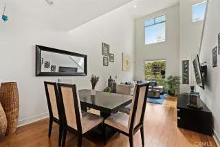 Photo #2: OC23016169 Listing