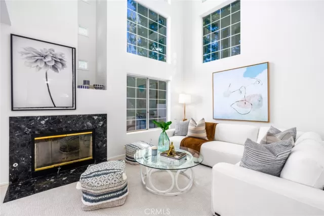 MLS: OC23016401 Condo For Sale