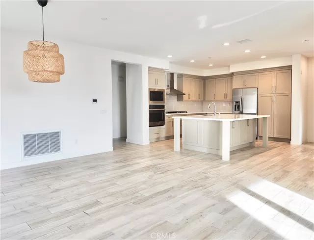 MLS: OC23016474 Condo For Sale