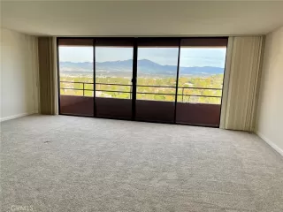 Photo #4: OC23016476 Listing