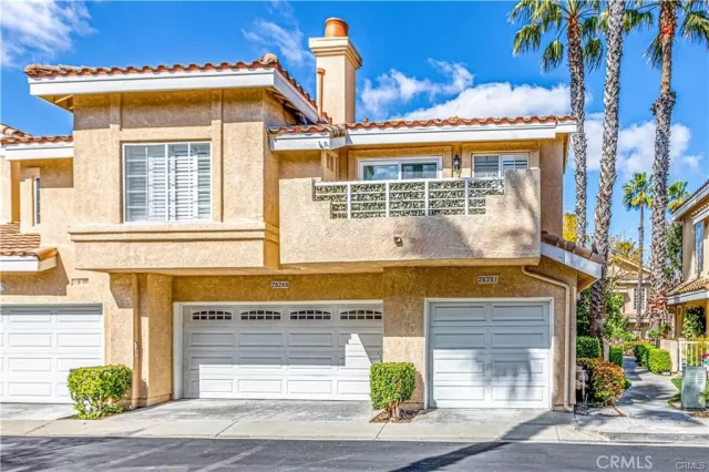 MLS: OC23016952 Condo For Sale